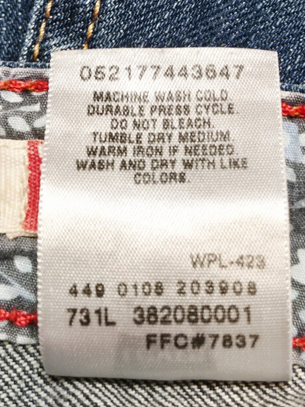 EUC Women's Levi's 550 Relaxed Fit Red Tab 5" Inseam Denim Jeans Shorts Size 12 - Picture 10 of 13